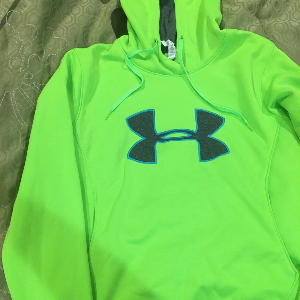 Under armour sweatshirt